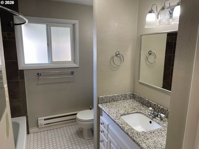 1175 Donna Ave Ne, Salem, OR 97301