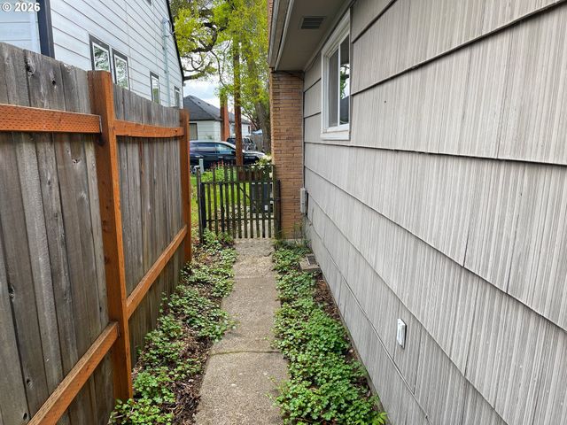 1175 Donna Ave Ne, Salem, OR 97301