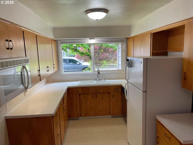 1175 Donna Ave Ne, Salem, OR 97301