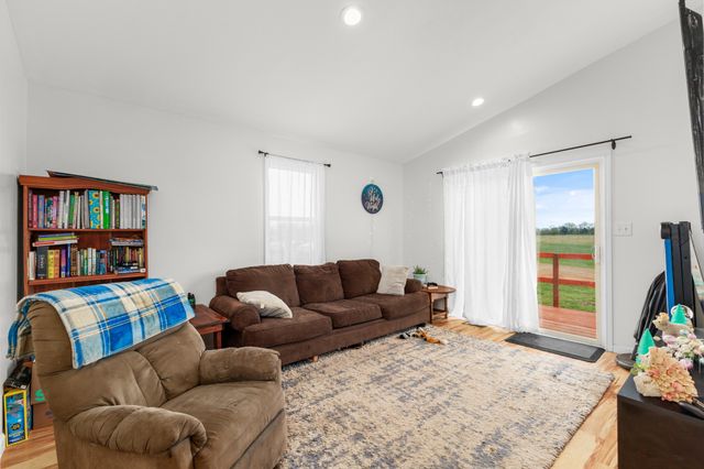 2906 Bybee Branch Rd, Mcminnville, TN 37110