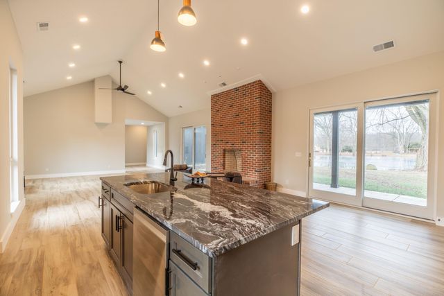 151 Apple Blossom Road SW, Pataskala, OH 43062