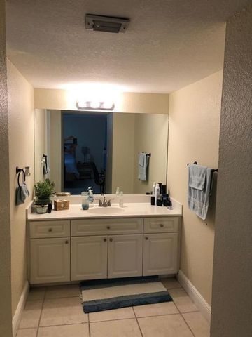 10411 N Kendall Drive B203, Miami, FL 33176