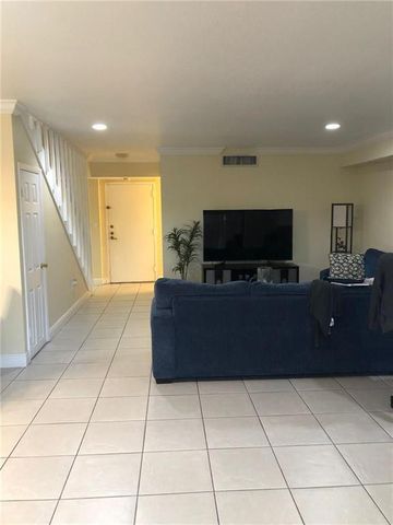 10411 N Kendall Drive B203, Miami, FL 33176