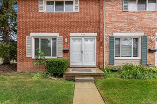 8210 Hettenberger, Warren, MI 48093