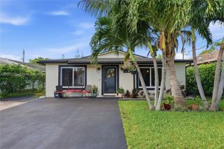 266 SW 7th Court, Deerfield Beach, FL 33441