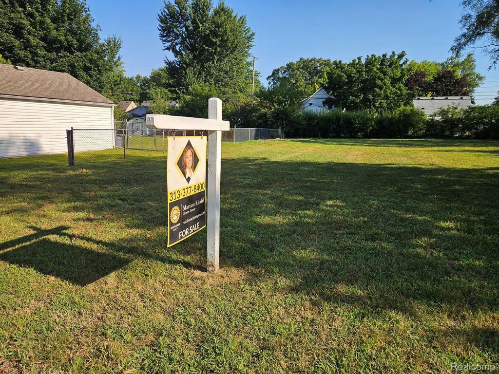 24622 Chicago Street, Dearborn, MI 48124