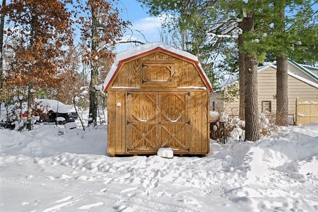 6946 S Lakeview Avenue, Idlewild, MI 49642