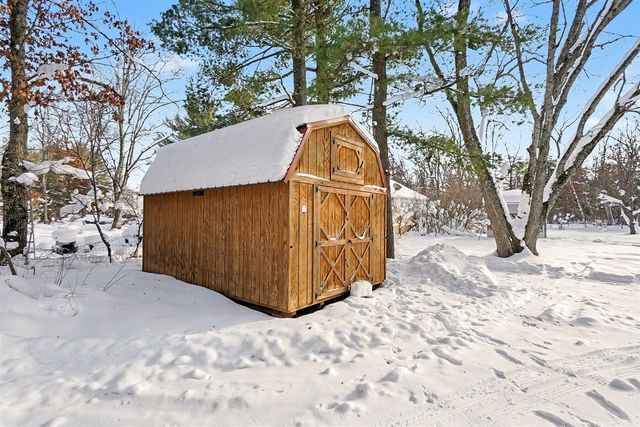 6946 S Lakeview Avenue, Idlewild, MI 49642