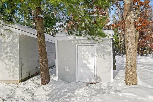 6946 S Lakeview Avenue, Idlewild, MI 49642