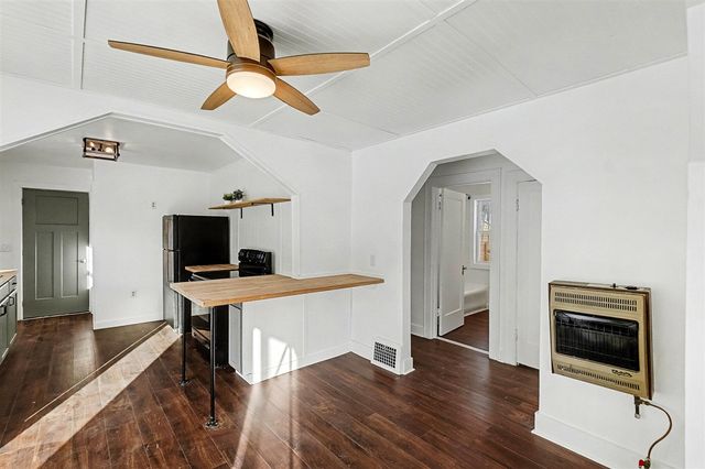 6946 S Lakeview Avenue, Idlewild, MI 49642