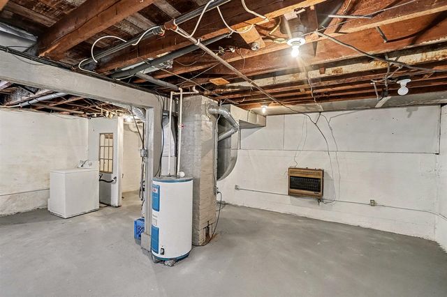 6946 S Lakeview Avenue, Idlewild, MI 49642