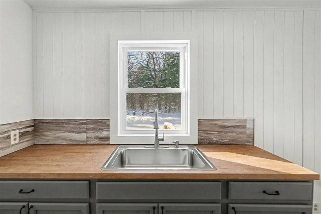 6946 S Lakeview Avenue, Idlewild, MI 49642