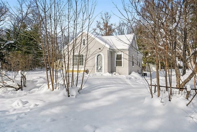 6946 S Lakeview Avenue, Idlewild, MI 49642