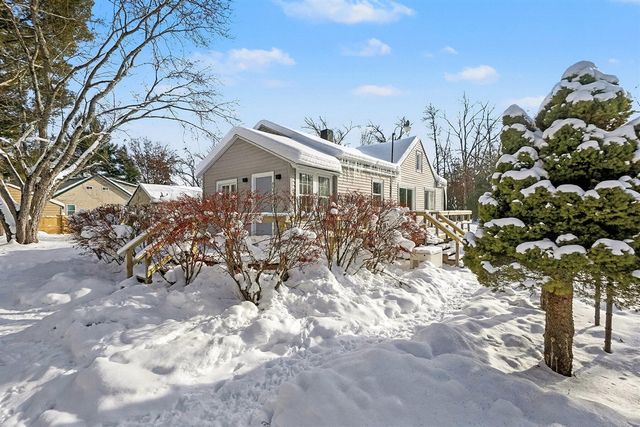 6946 S Lakeview Avenue, Idlewild, MI 49642