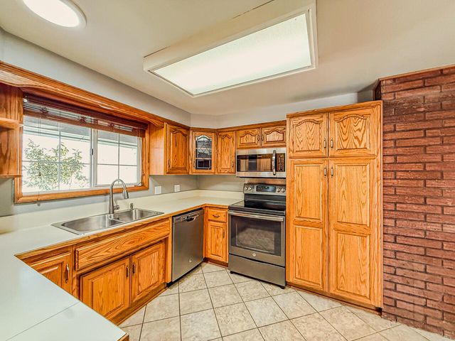 6208 Hilyard Avenue, Klamath Falls, OR 97603