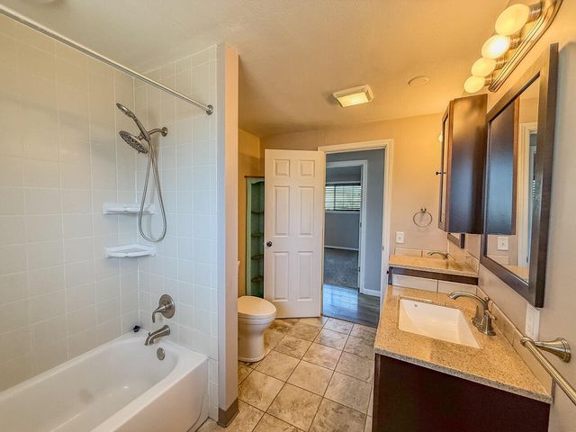 6208 Hilyard Avenue, Klamath Falls, OR 97603