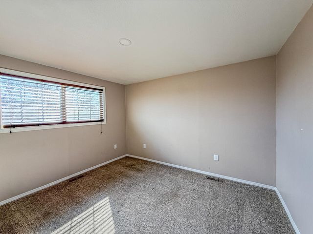6208 Hilyard Avenue, Klamath Falls, OR 97603