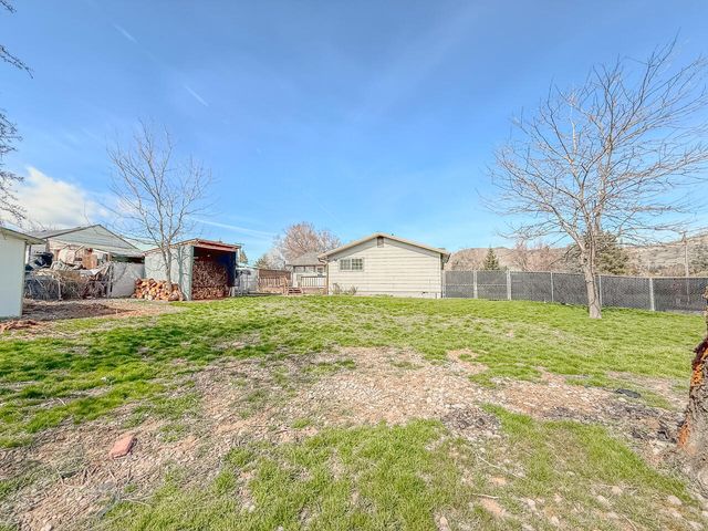6208 Hilyard Avenue, Klamath Falls, OR 97603