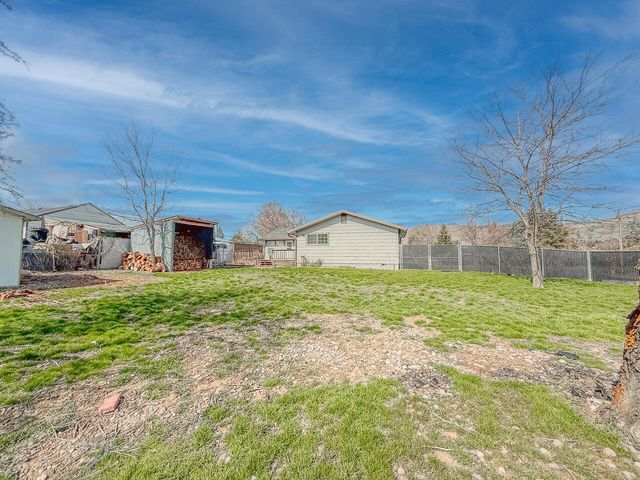 6208 Hilyard Avenue, Klamath Falls, OR 97603