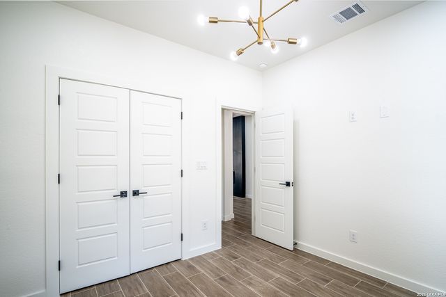169 Pine Valley Dr, La Vernia, TX 78121