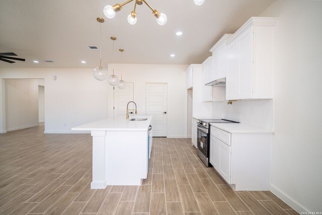 169 Pine Valley Dr, La Vernia, TX 78121