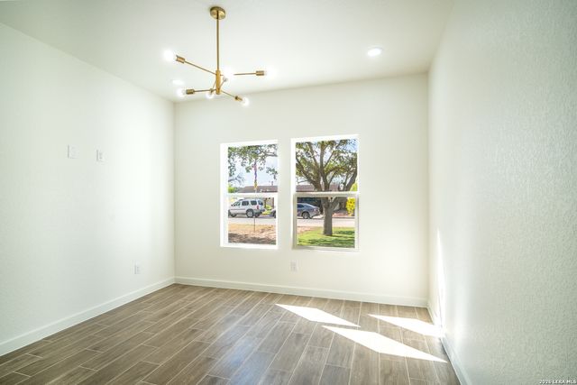 169 Pine Valley Dr, La Vernia, TX 78121
