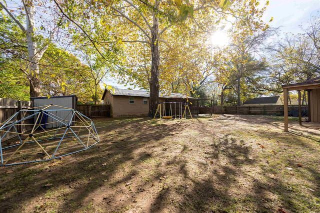 3015 S Henderson Blvd, Kilgore, TX 75662