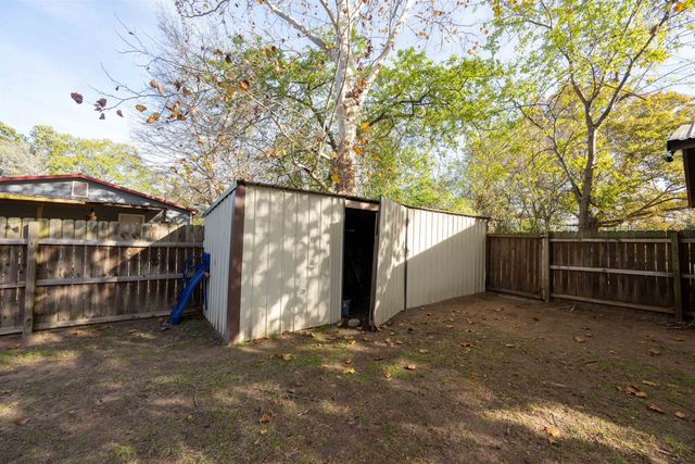 3015 S Henderson Blvd, Kilgore, TX 75662