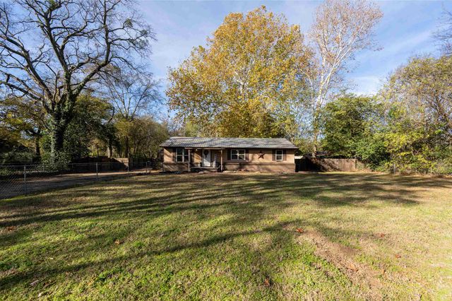 3015 S Henderson Blvd, Kilgore, TX 75662