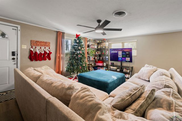 3015 S Henderson Blvd, Kilgore, TX 75662