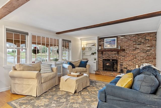 26 Monument Hill Road, Chelmsford, MA 01824