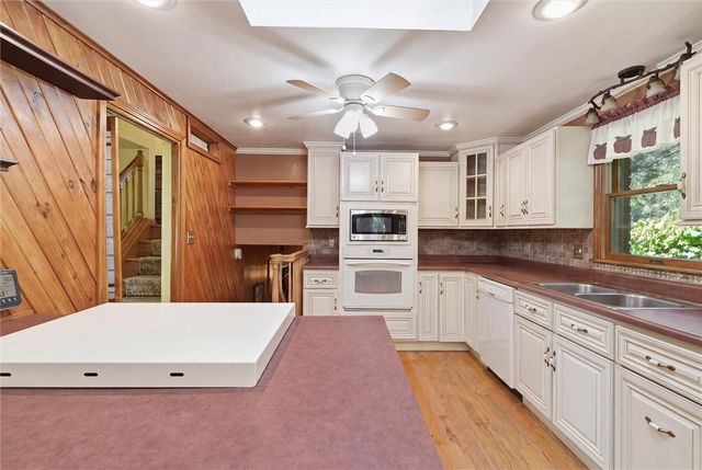 107 Jeanine Ct., Trafford, PA 15085