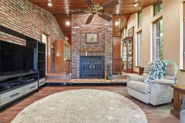 107 Jeanine Ct., Trafford, PA 15085