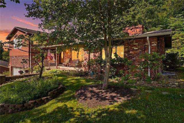 107 Jeanine Ct., Trafford, PA 15085