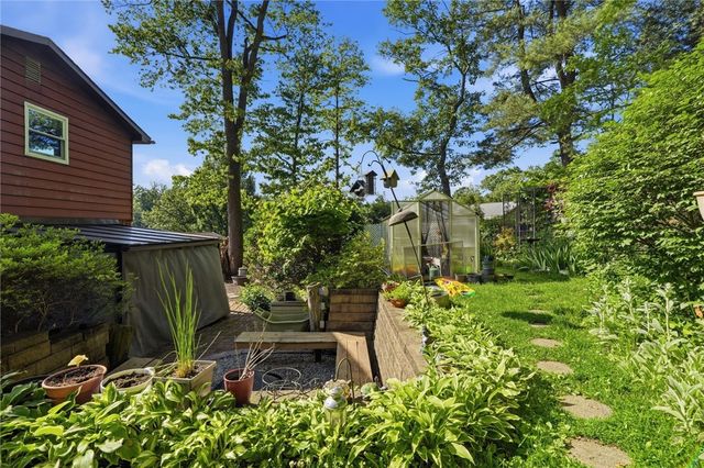 107 Jeanine Ct., Trafford, PA 15085