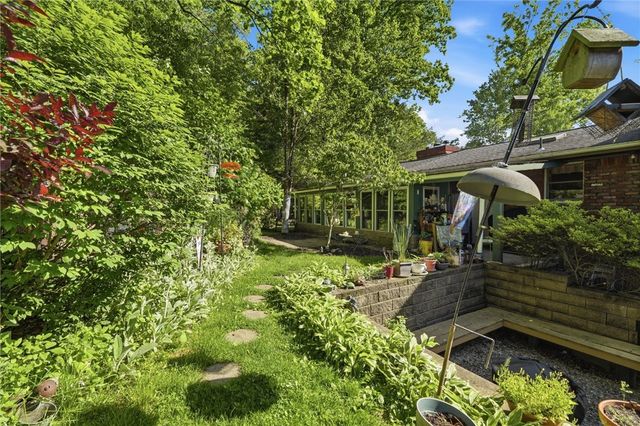 107 Jeanine Ct., Trafford, PA 15085