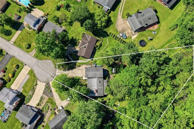 107 Jeanine Ct., Trafford, PA 15085
