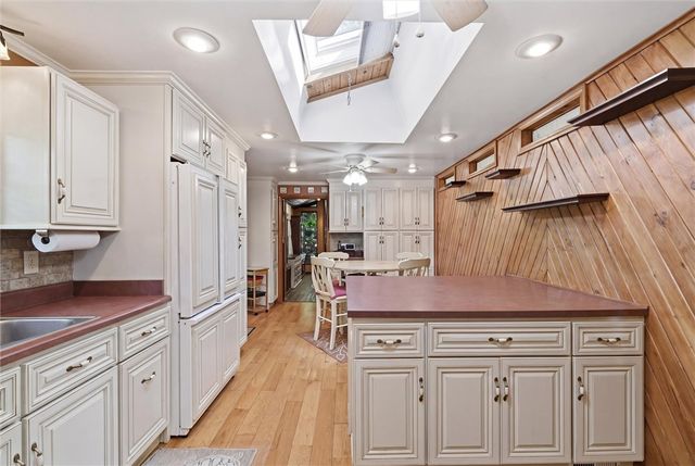 107 Jeanine Ct., Trafford, PA 15085