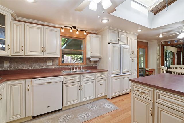 107 Jeanine Ct., Trafford, PA 15085