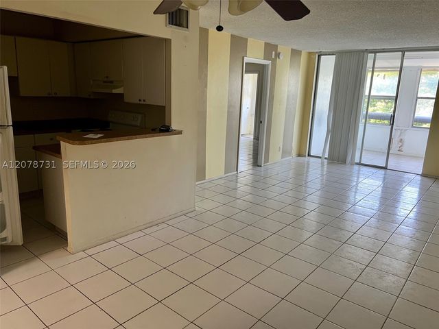 2017 NW 46th Ave A408, Lauderhill, FL 33313
