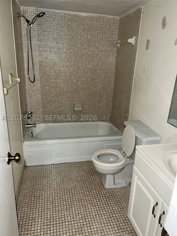 2017 NW 46th Ave A408, Lauderhill, FL 33313