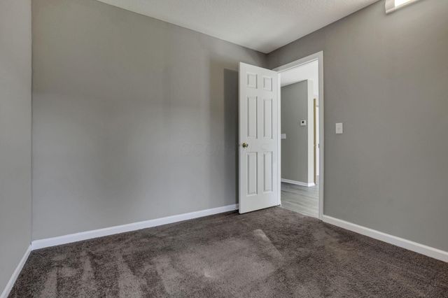 7015 Onyxbluff Lane, Blacklick, OH 43004