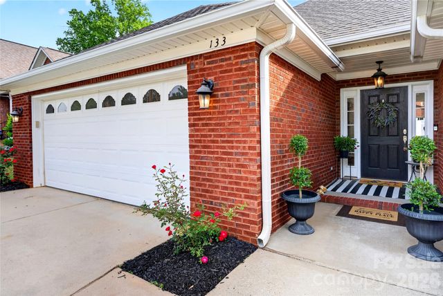 133 Hidden Ridge Drive, Spartanburg, SC 29301