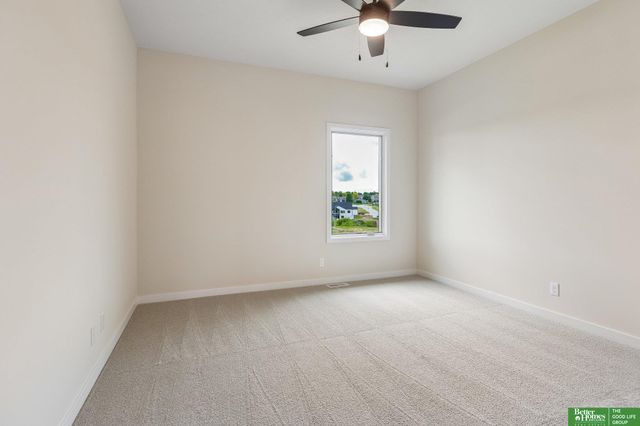 10809 S 219th Avenue, Gretna, NE 68028