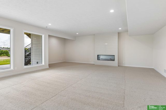 10809 S 219th Avenue, Gretna, NE 68028