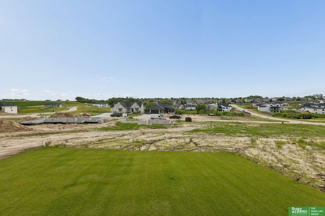 10809 S 219th Avenue, Gretna, NE 68028
