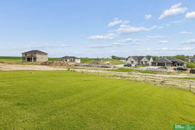 10809 S 219th Avenue, Gretna, NE 68028