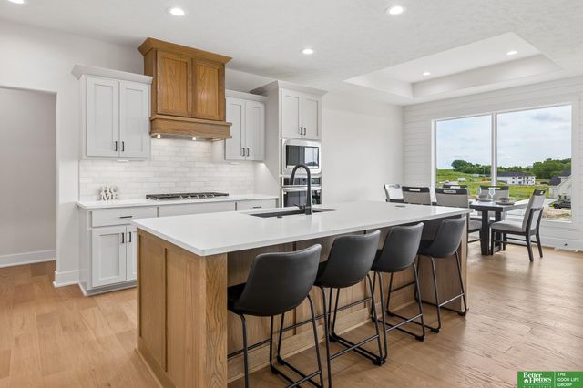 10809 S 219th Avenue, Gretna, NE 68028