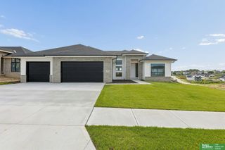 10809 S 219th Avenue, Gretna, NE 68028
