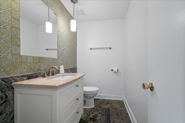 2821 Covert Road, Glenview, IL 60025